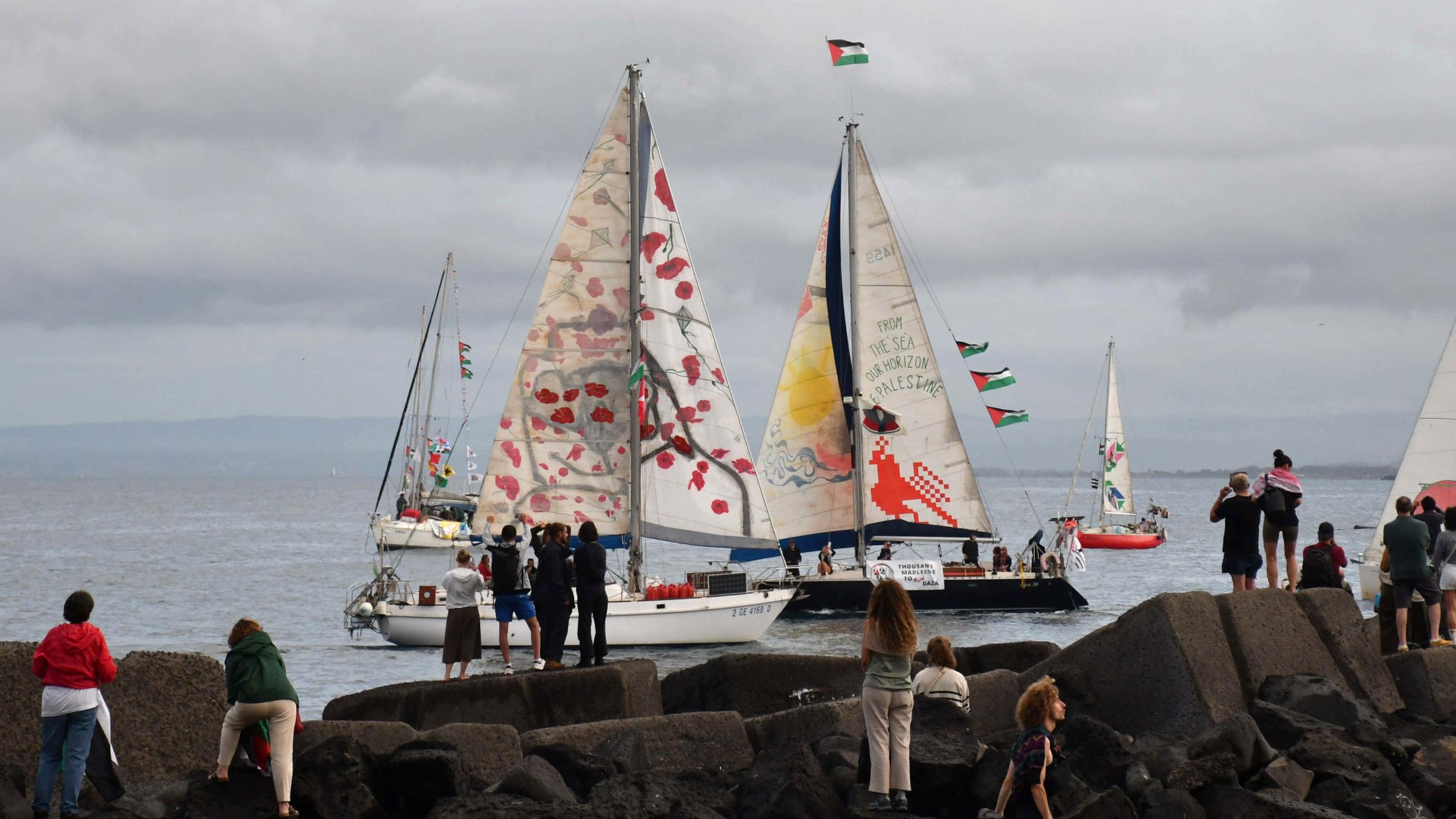 Meloni insta a los activistas italianos de la Flotilla a Gaza que vuelvan y retira las fragatas que les protegían