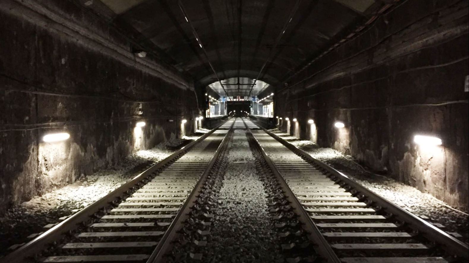 El metro de Barcelona corre per l'Ela El metro de Barcelona corre per l'Ela