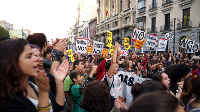 Miles de estudiantes se manifiestan contra las reválidas|RTVE