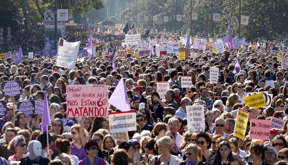 Miles de personas marchan en Madrid contra la violencia machista y ...