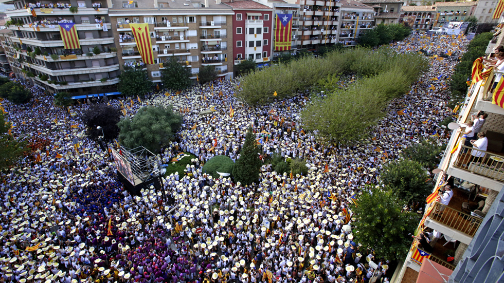 Miles de personas se manifiestan en Cataluña | RTVE.es