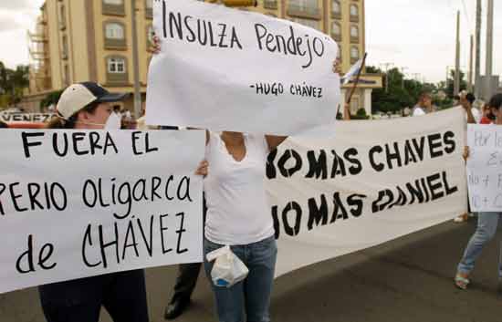 Miles de personas se manifiestan en varios países contra la política de ...