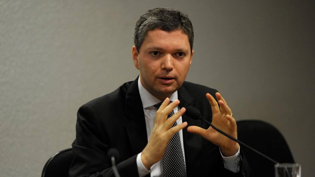 El ministro de Transparencia de Brasil dimite por un escándalo asociado ...