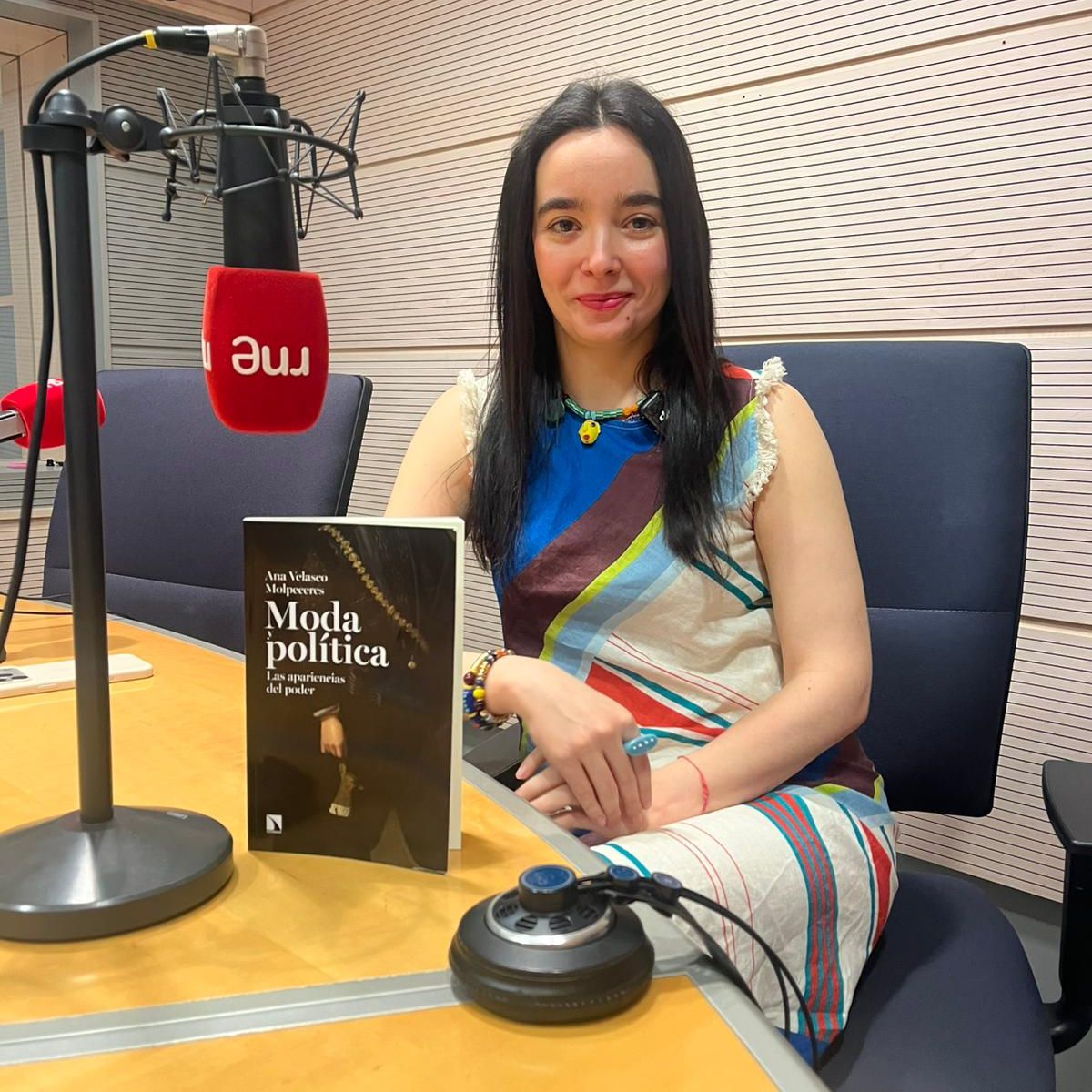 Moda y política: las apariencias del poder con Ana Velasco Molpeceres - 29/05/26 episode artwork