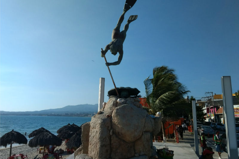 Monumento al buzo (Bucerías). Monumento al buzo (Bucerías).