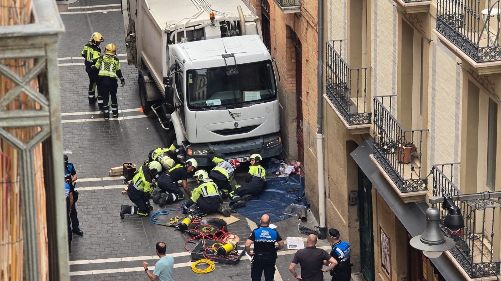 Un muerto y dos heridos atropellados por un camión en Pamplona