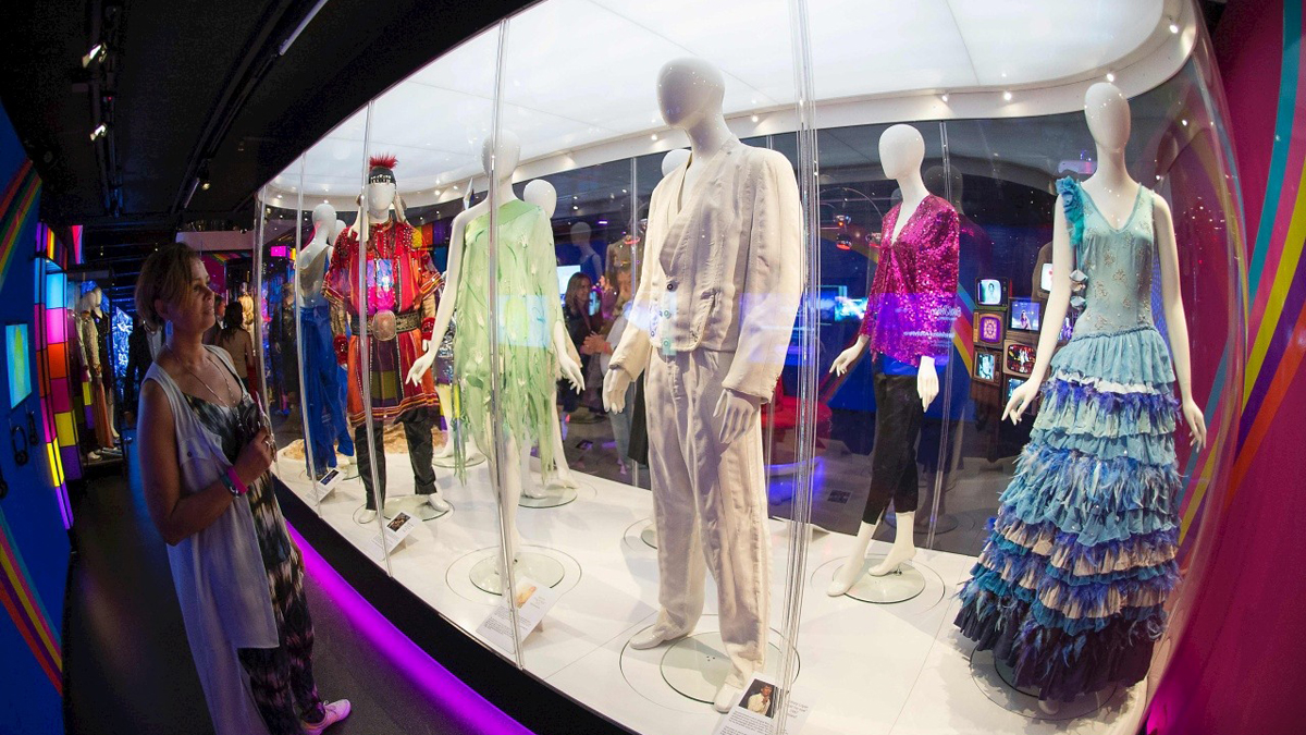 El museo de abba expone los vestidos icónicos de eurovisión
