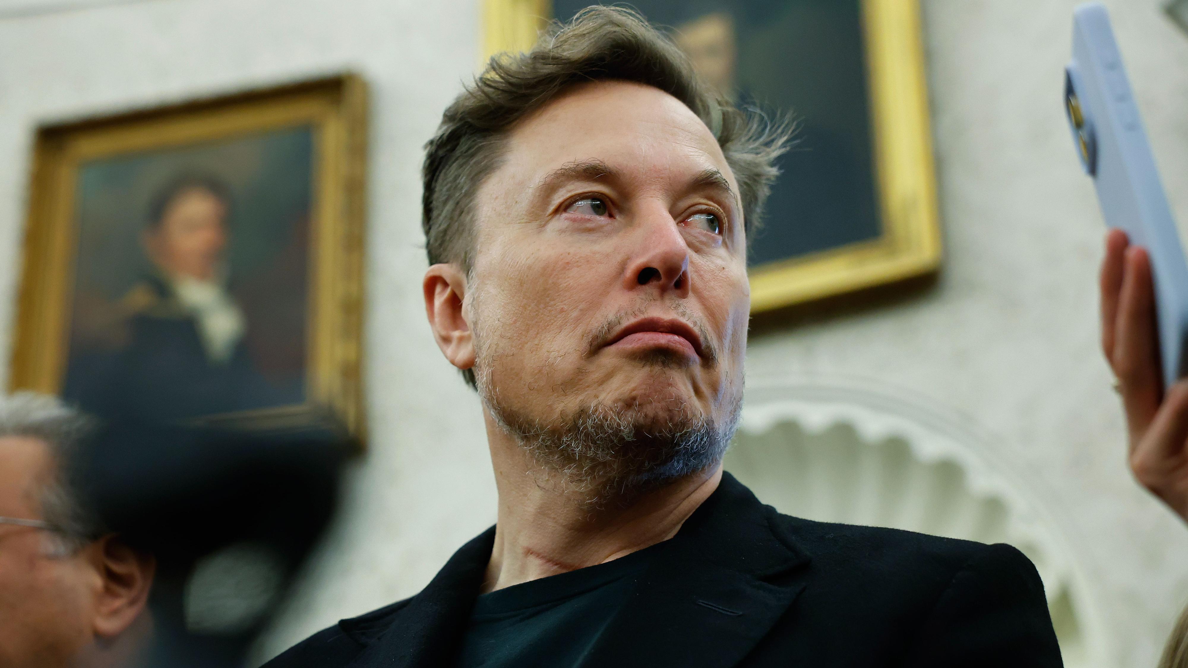Musk, Thiel y Bannon aparecen en la agenda de Epstein