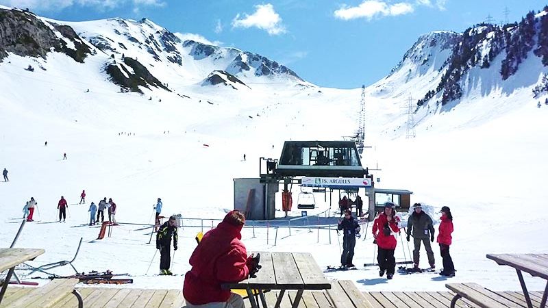 Nadal de rècord al Pirineu: augment del 22% d’esquiadors i ocupació hotelera al màxim Nadal de rècord al Pirineu: augment del 22% d’esquiadors i ocupació hotelera al màxim