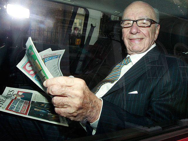Los periódicos de murdoch pincharon los teléfonos de brown y de la realeza, según la bbc