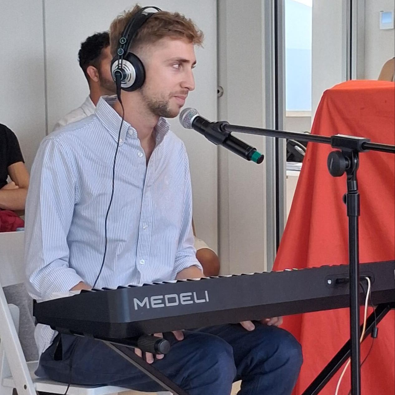 No es un día cualquiera - Acústico con Jorge Caluz