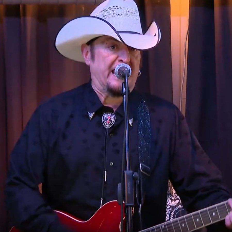 No es un día cualquiera - Entrevista a Carlos Segarra