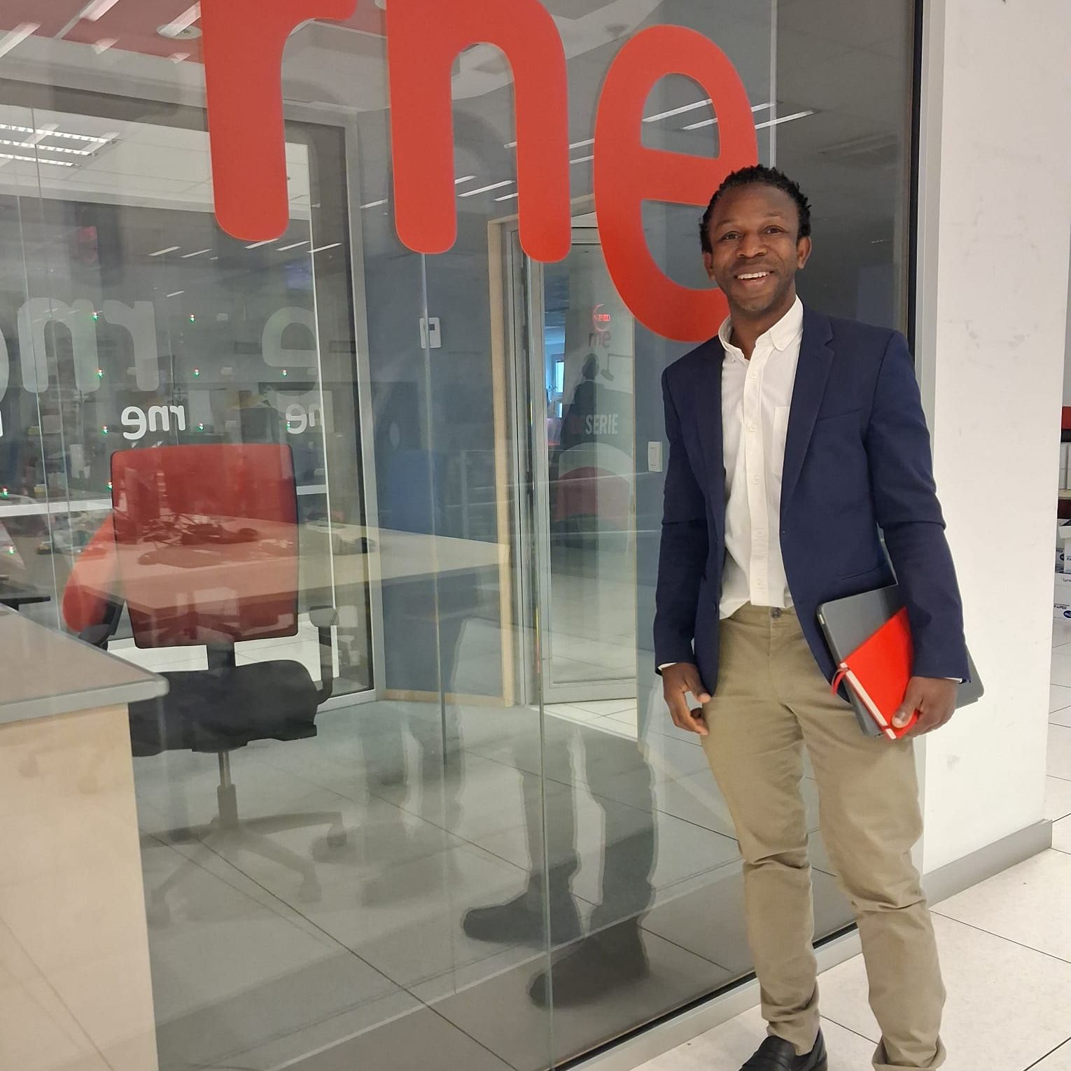 No es un día cualquiera - En el país de los blancos con Ousman Umar