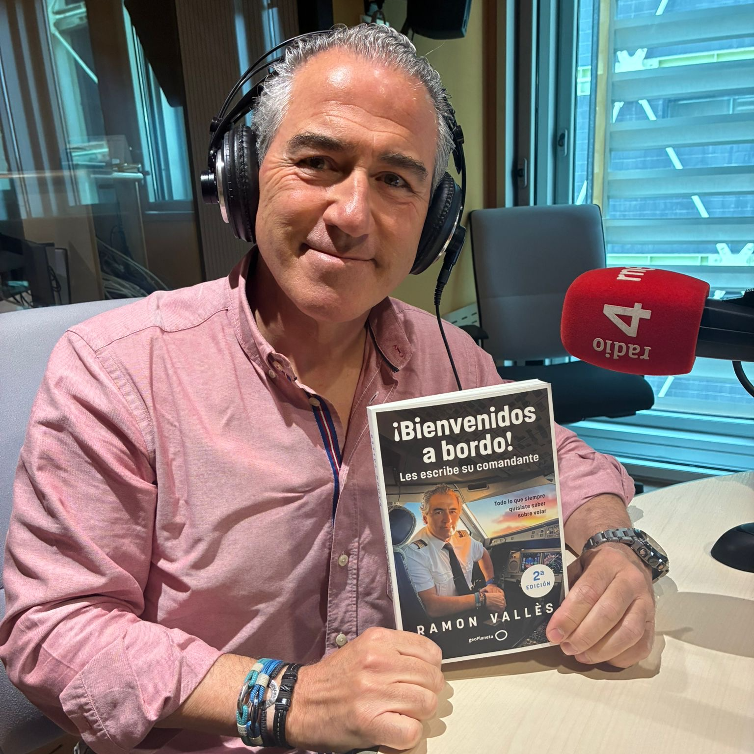No es un día cualquiera - Ramon Vallès: Volar, navegar y comunicar
