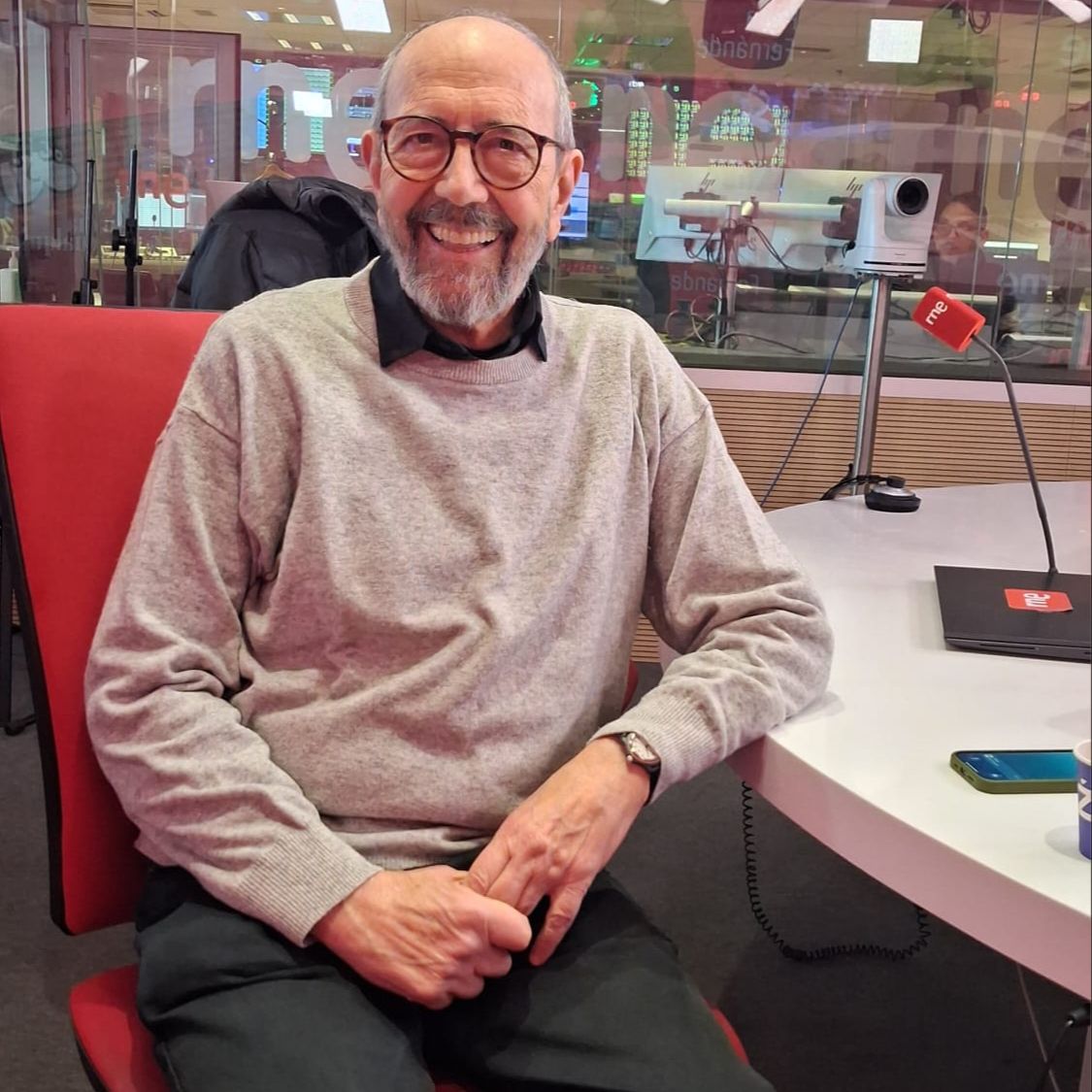 No es un día cualquiera - Tertulia de maduritos interesantes