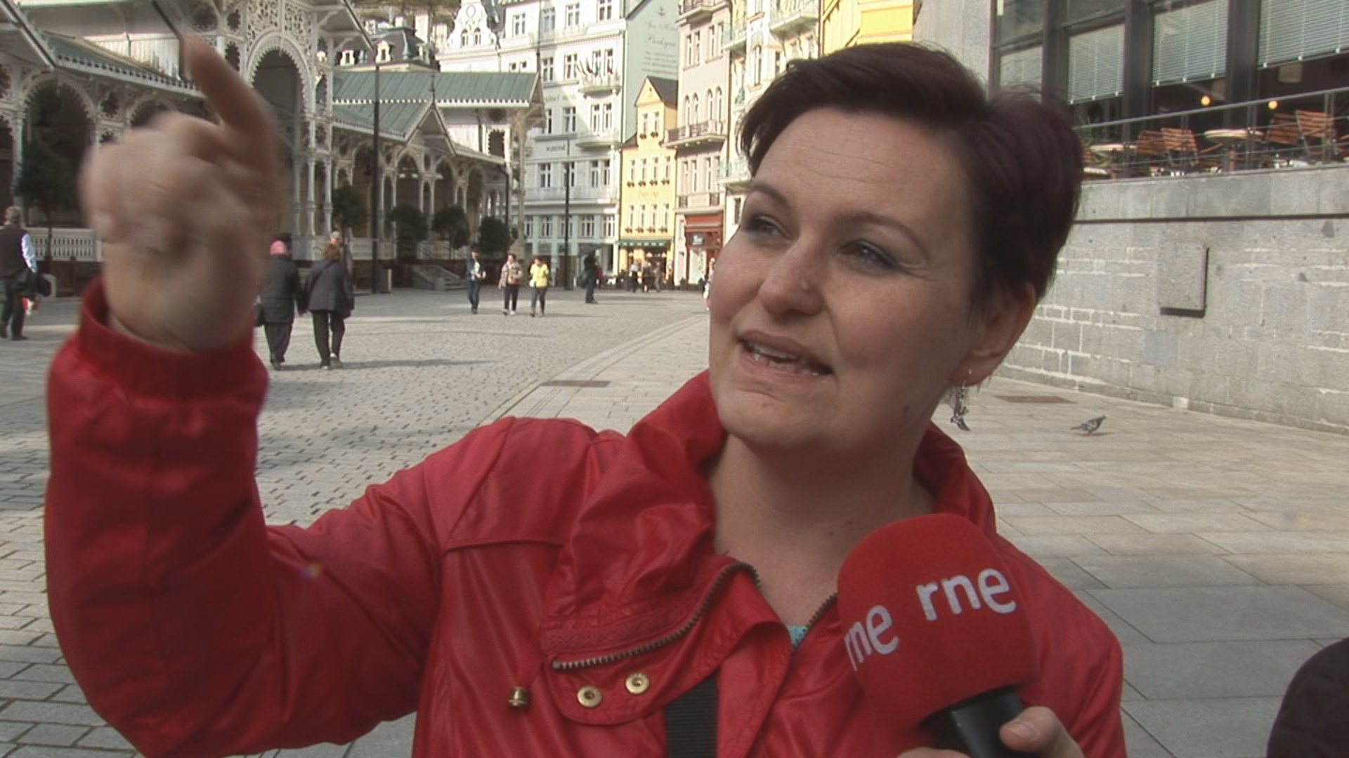 'Nómadas' en Karlovy Vary Subimos hasta el mirador de Diana para echar un vistazo aéreo al valle de Karlovy Vary.