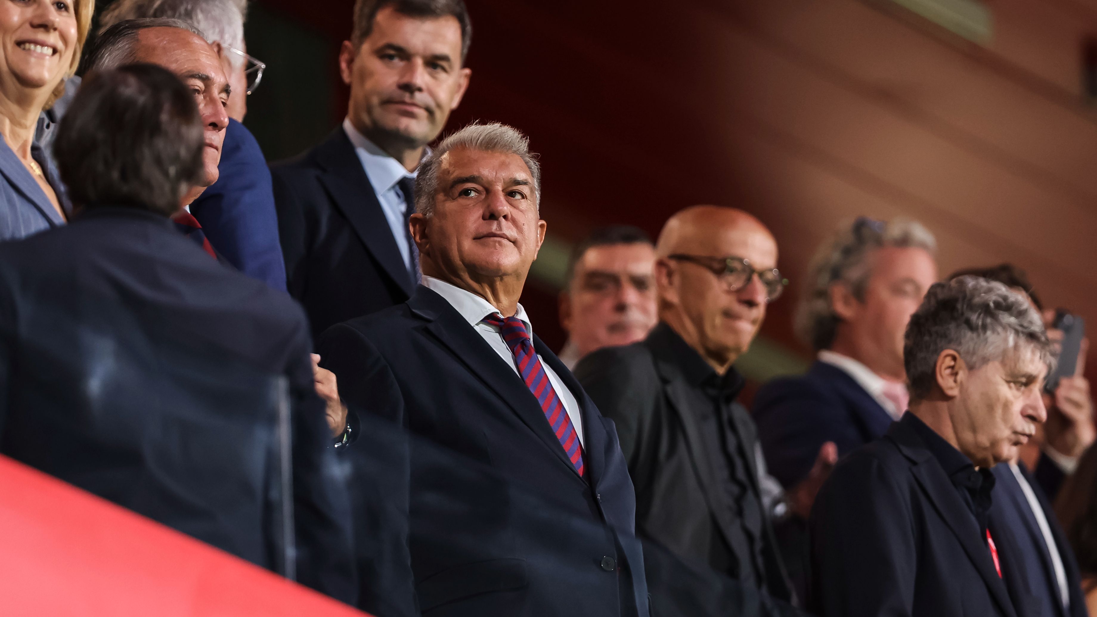 Nueva rebaja al límite salarial del Barça hasta los 351 millones, menos de la mitad que el Real Madrid
