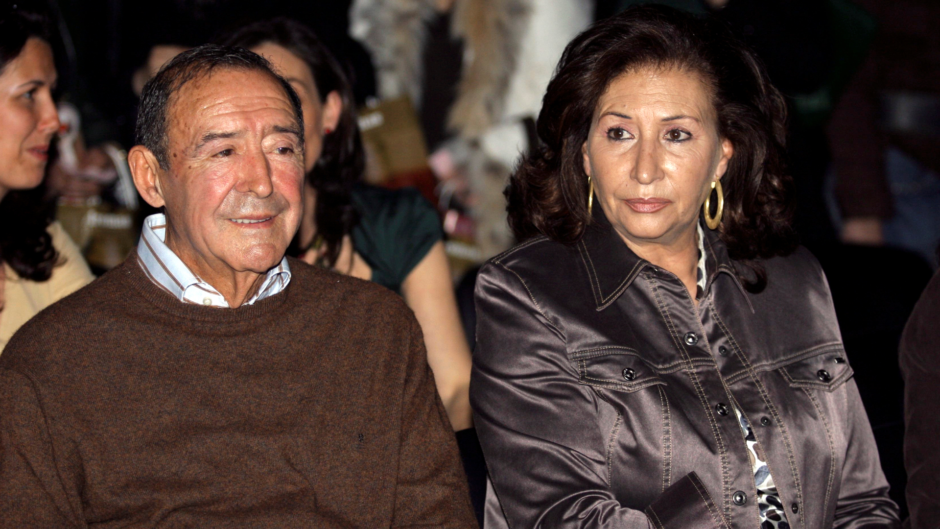 Los padres de Vicky Martín Berrocal en uno de sus desfiles