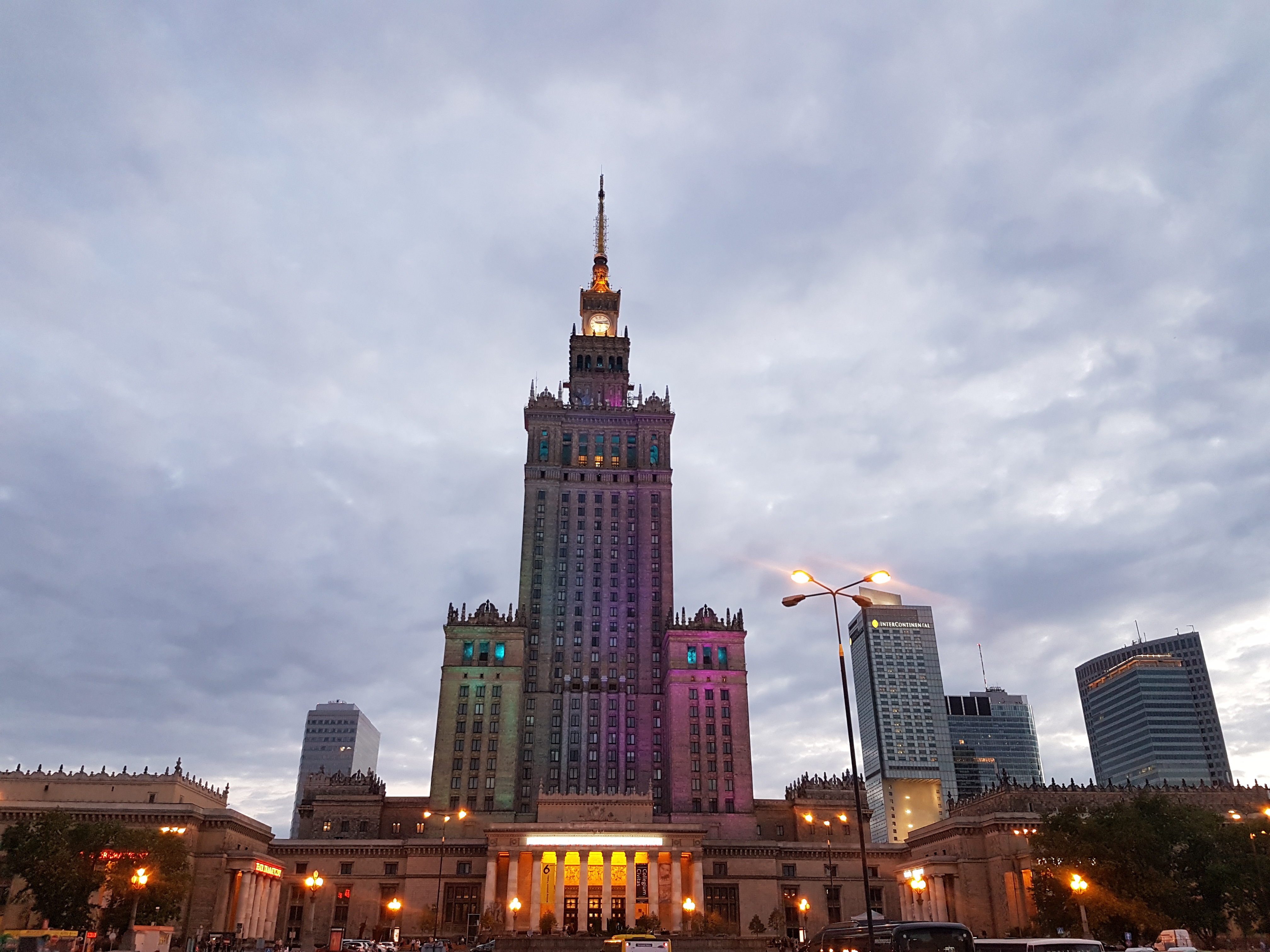 El Palacio de la Cultura, regalo de Stalin, es uno de los símbolos de Varsovia