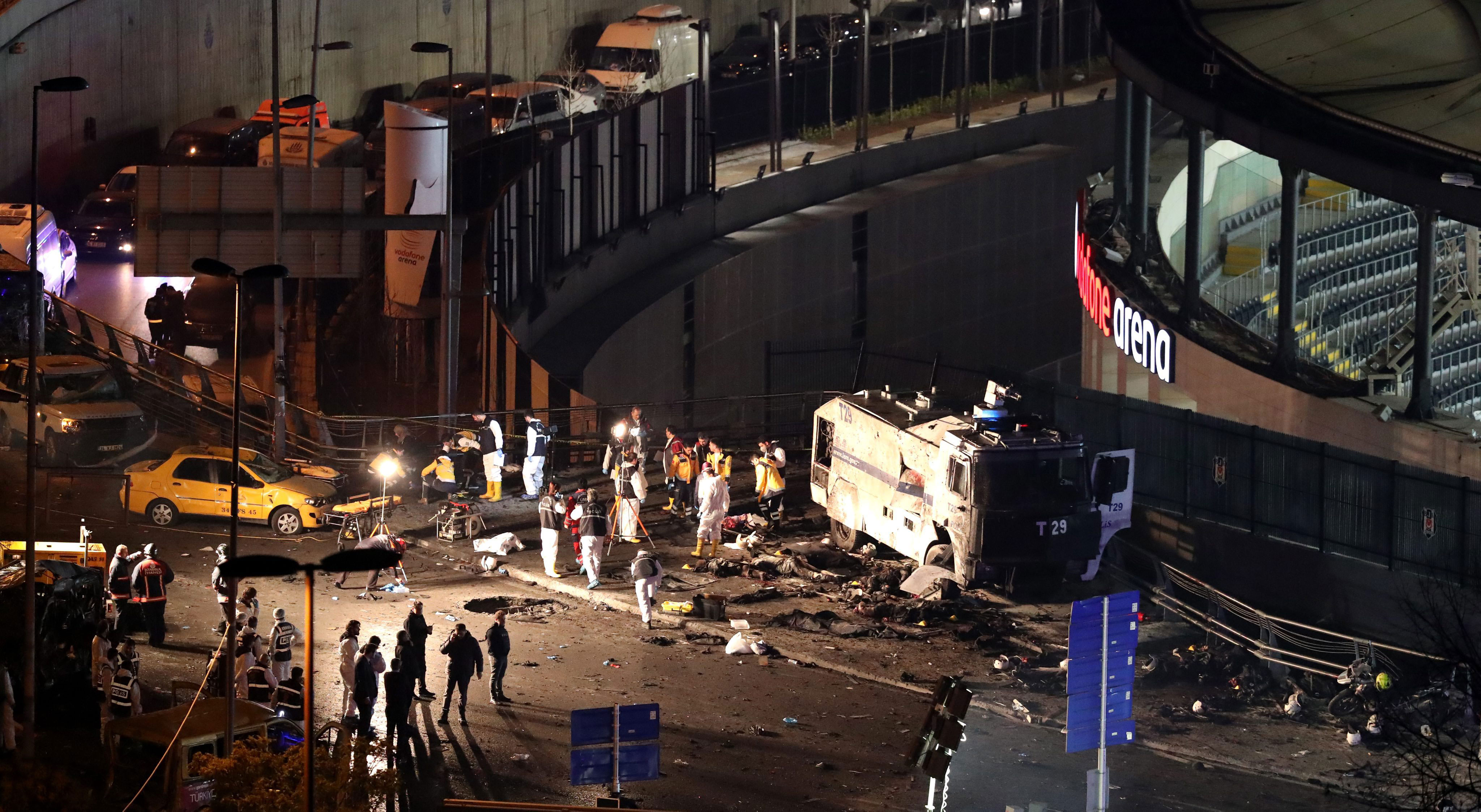 Pánico en Estambul por dos explosiones tras un partido de fútbol