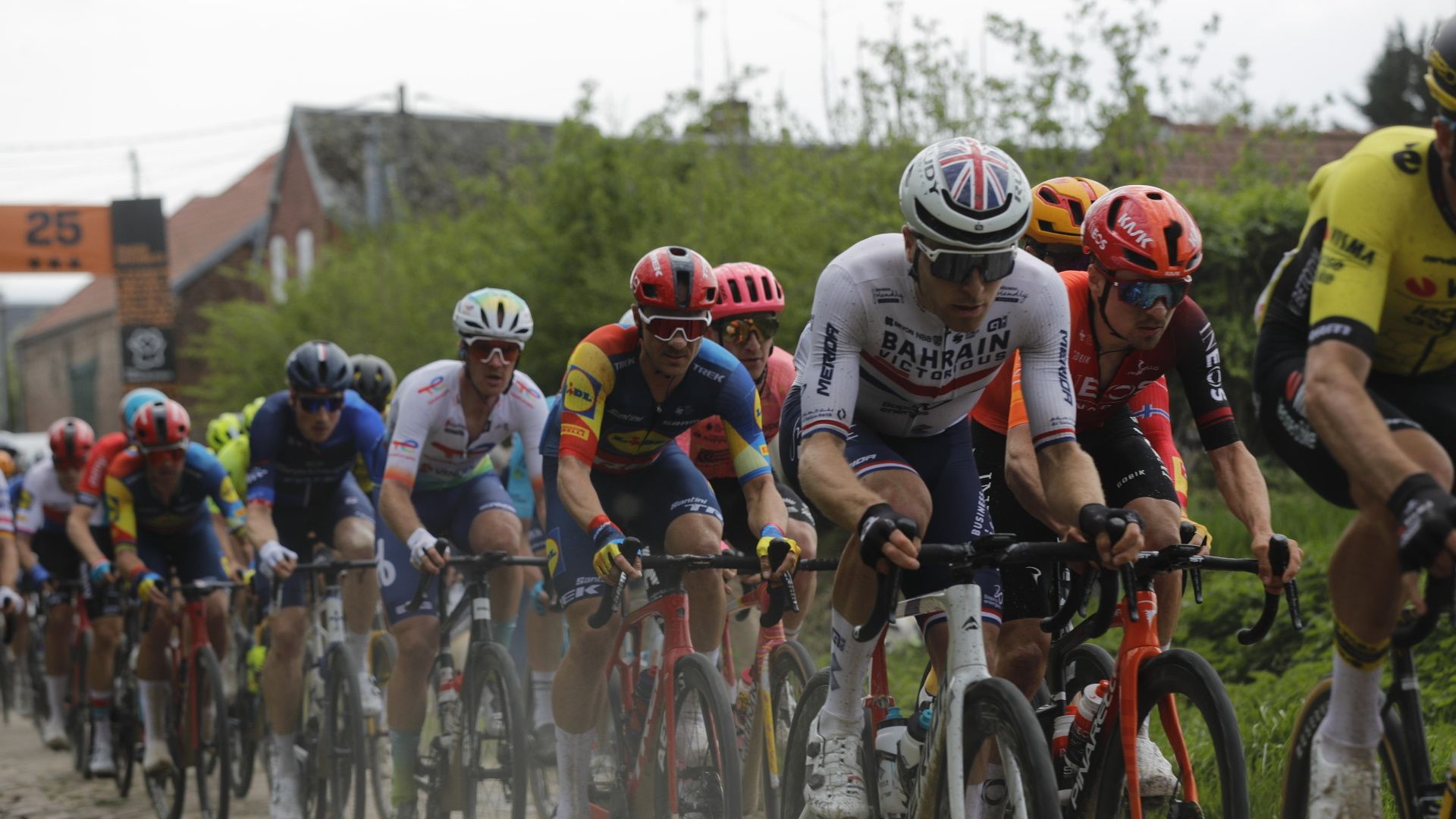 París Roubaix 2024 Ver la carrera clásica completa