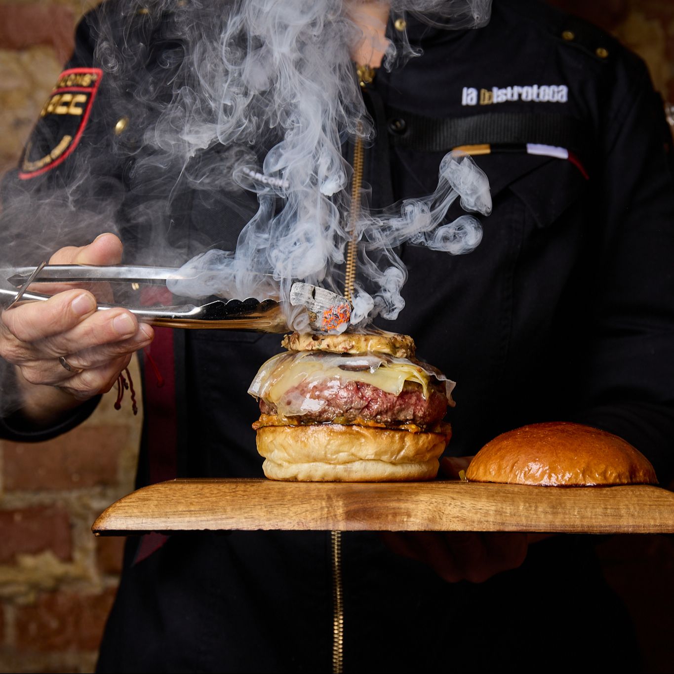 En clave Turismo - Perla de cocina gourmet, hamburguesa que conquista corazones - 05/06/26 episode artwork