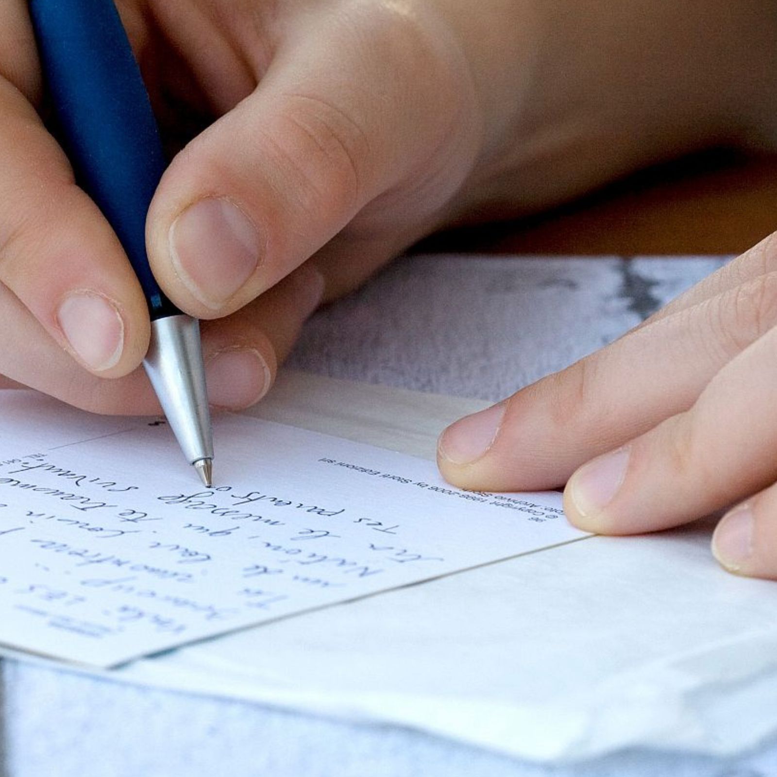 El placer de escribir cartas a mano