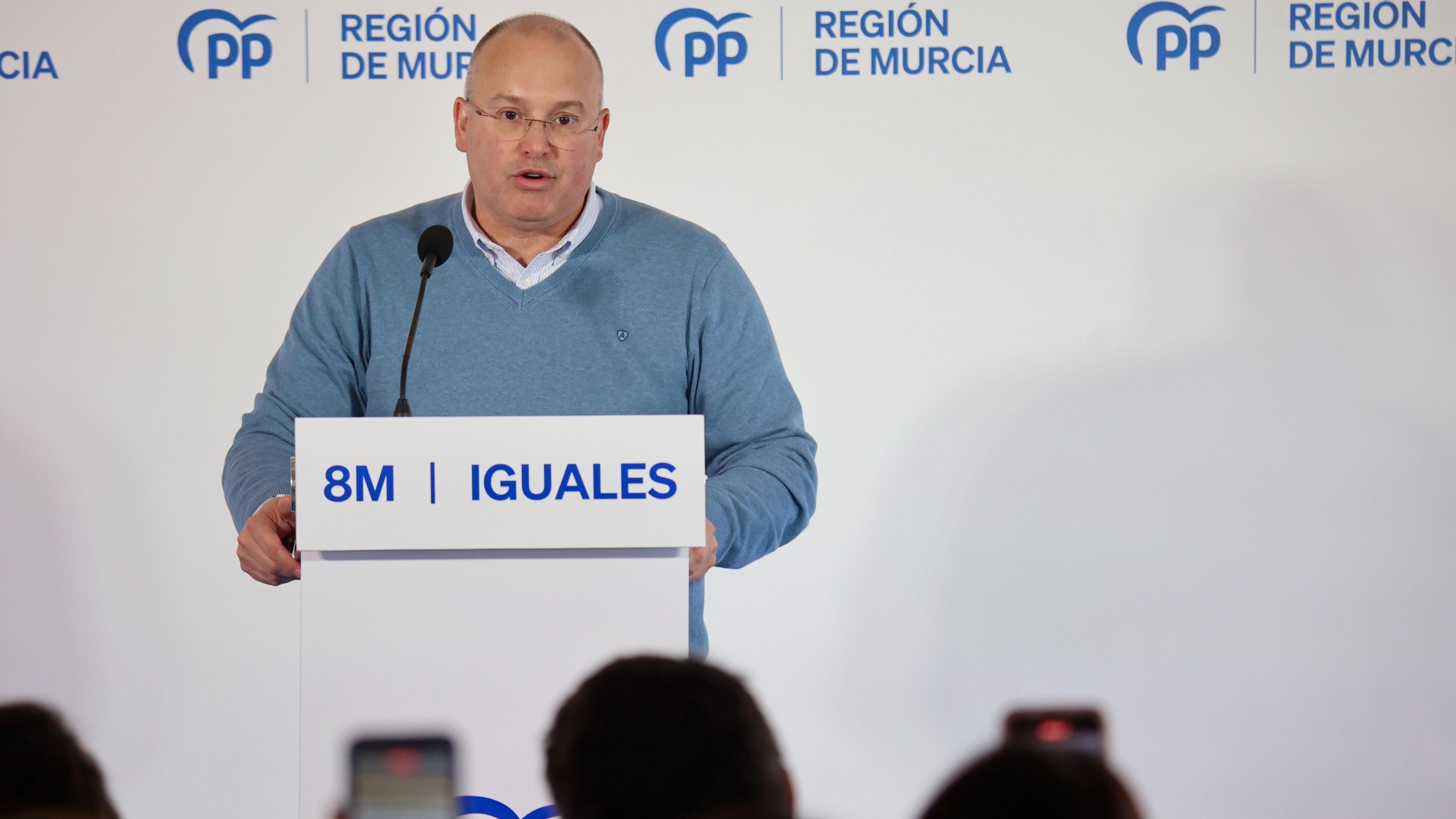 El PP critica que Sánchez usa el "no a la guerra" para tapar las ...