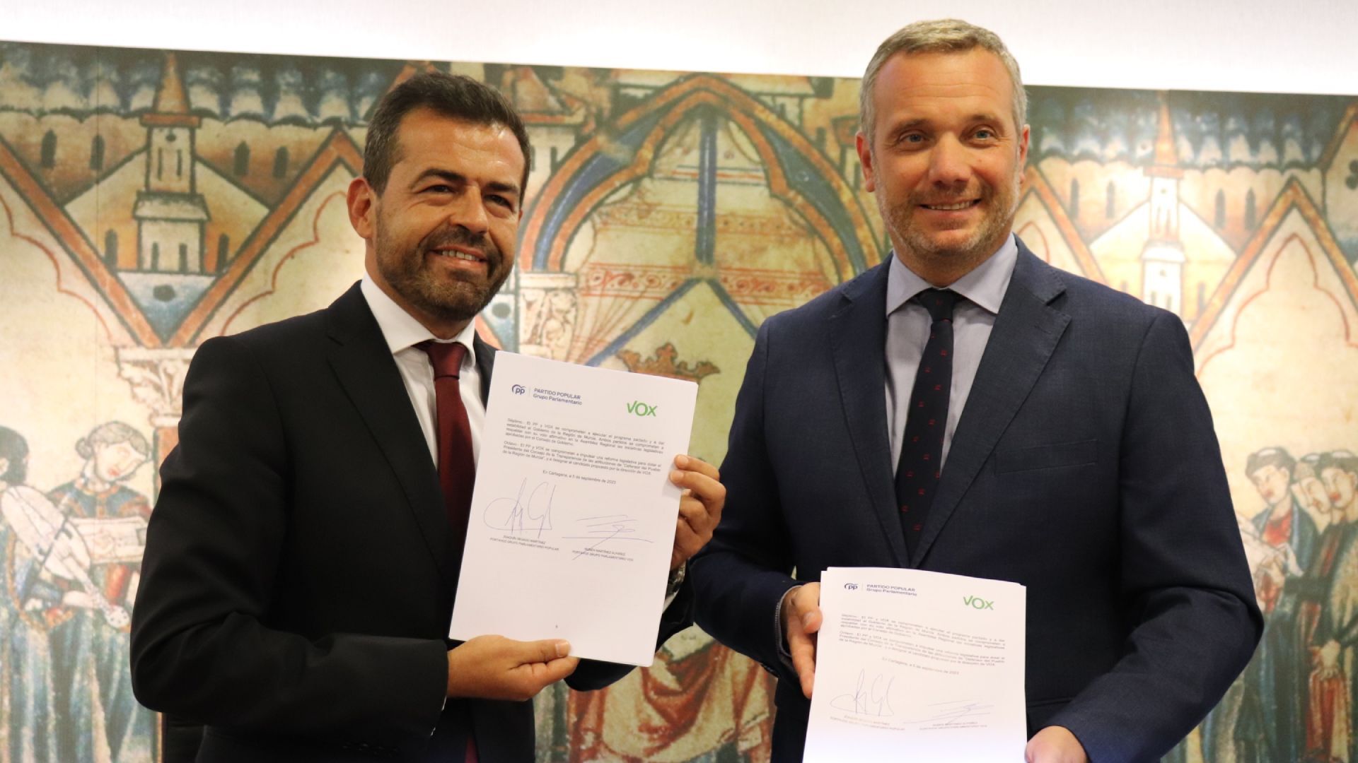 PP y Vox firman un acuerdo de gobierno de coalición en Murcia en el que ...