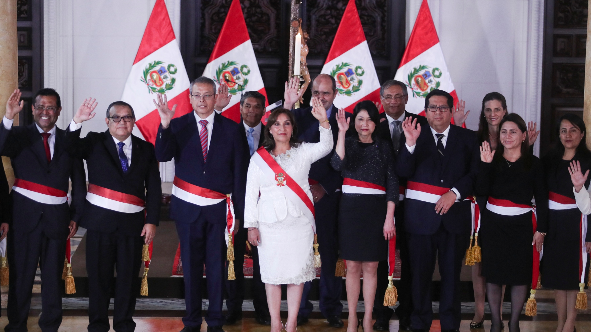 La Presidenta Boluarte Toma Juramento Al Nuevo Gabinete Peruano