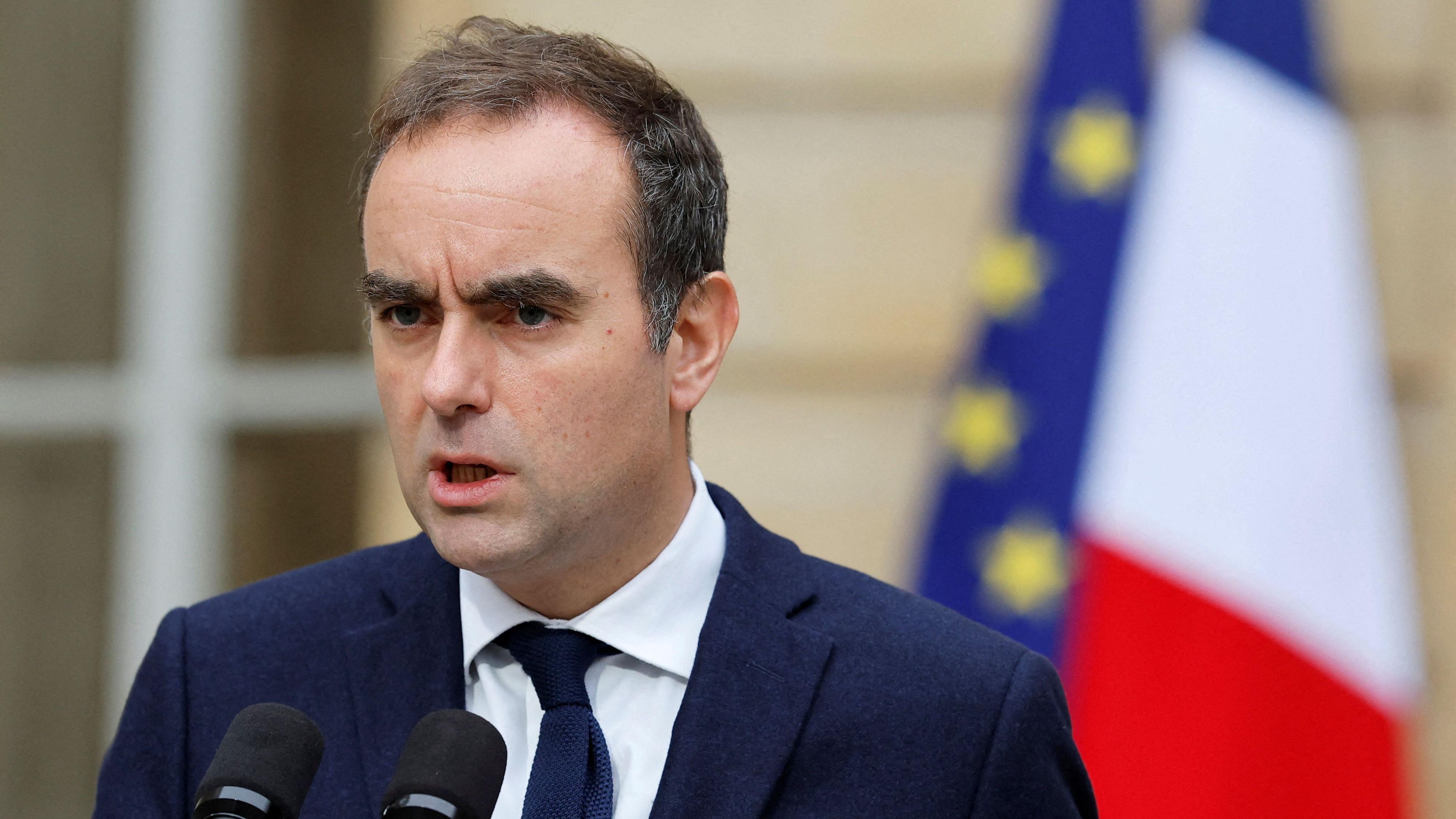 Macron vuelve a designar a Lecornu como primer ministro y le encarga formar Gobierno tras dimitir hace cuatro días