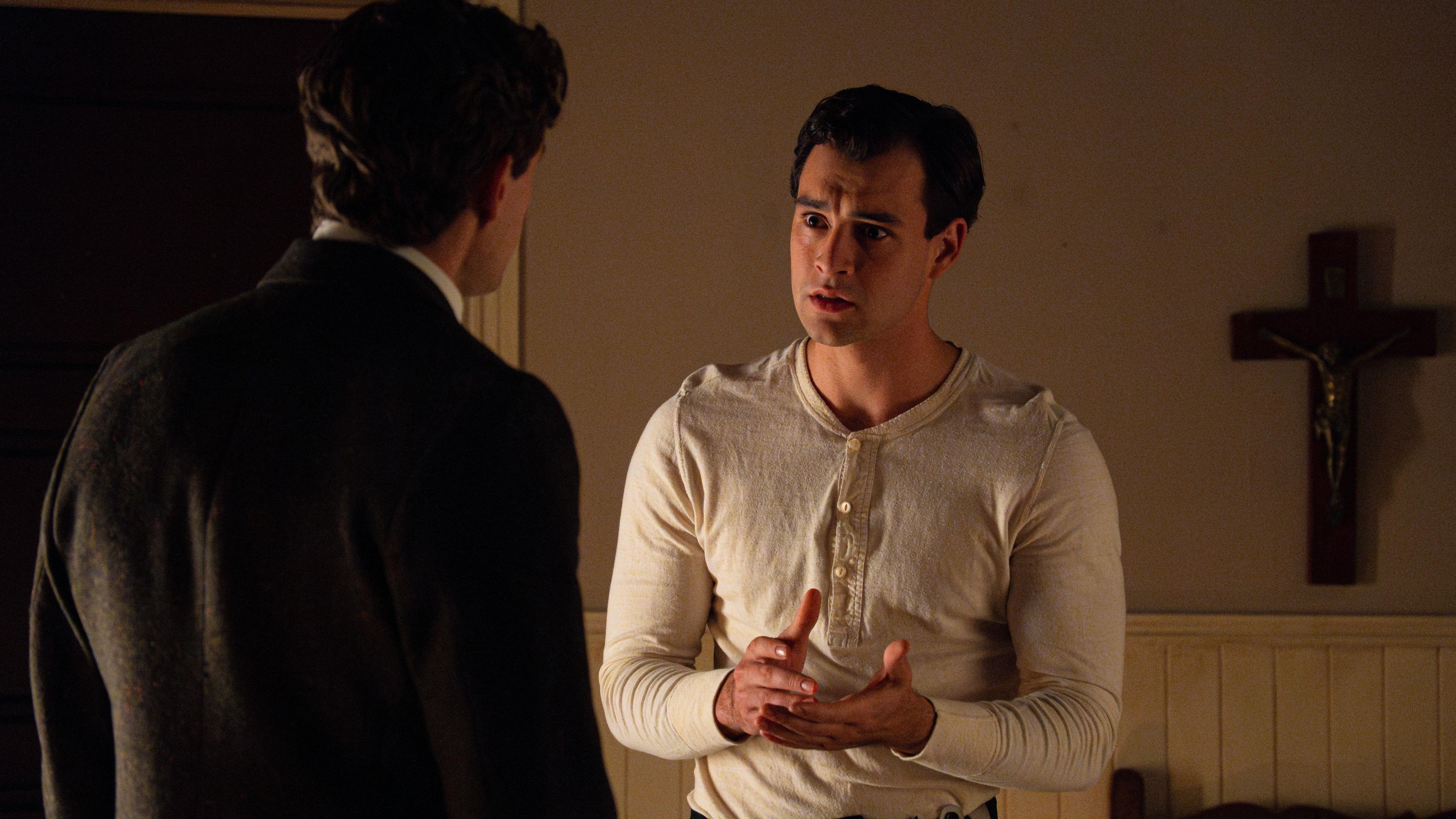 La Promesa - Lope cuenta a Curro que Lorenzo estuvo en el palacio