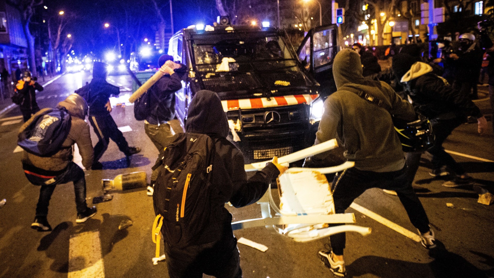 Protestas en Barcelona por la detención de Pablo Hasel Protestas en Barcelona por la detención de Pablo Hasel