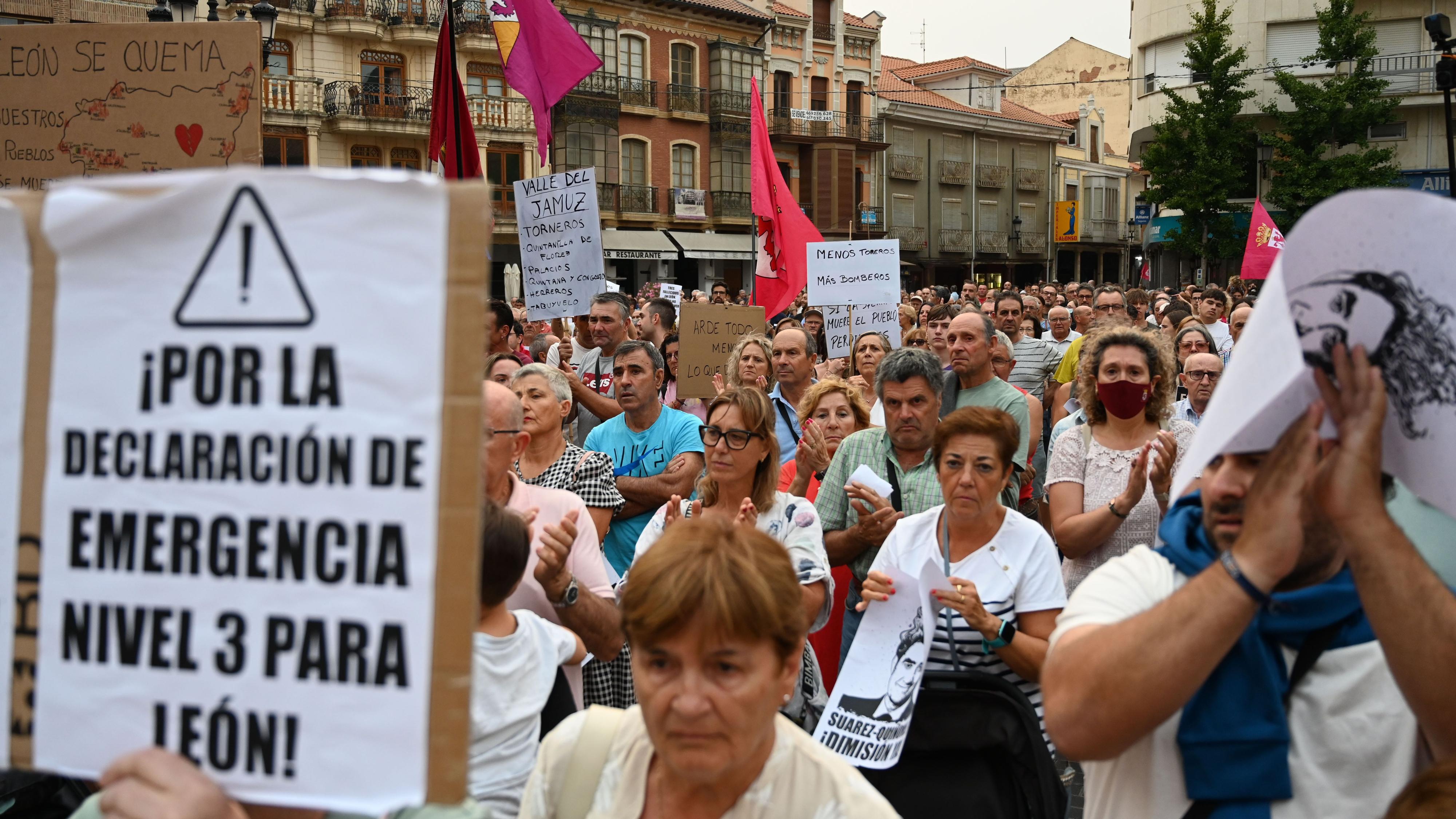 Las protestas por la gestión de los incendios de Castilla y León llegan ...
