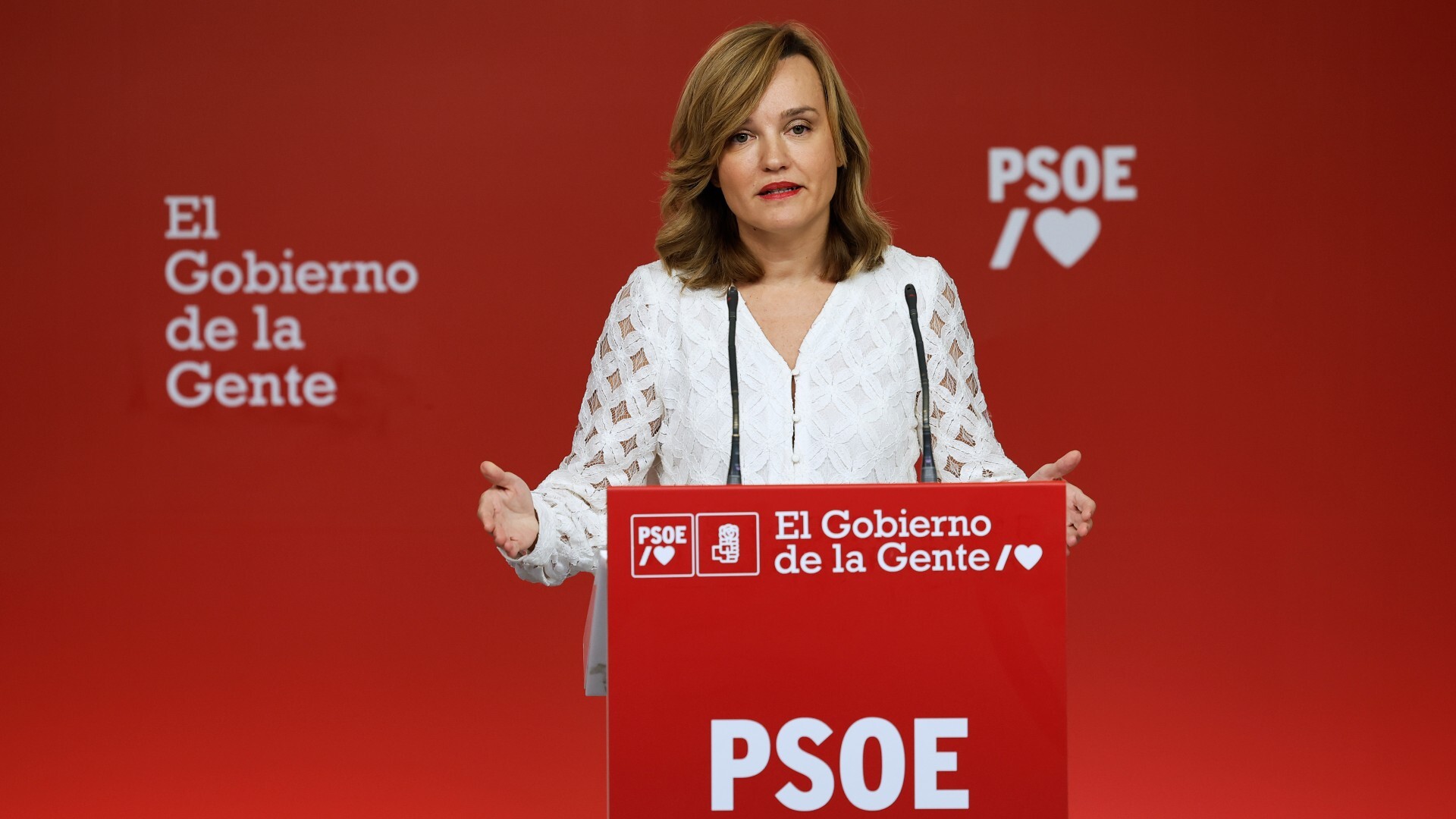 El PSOE acusa al PP de "deslegitimar" los tres poderes del Estado