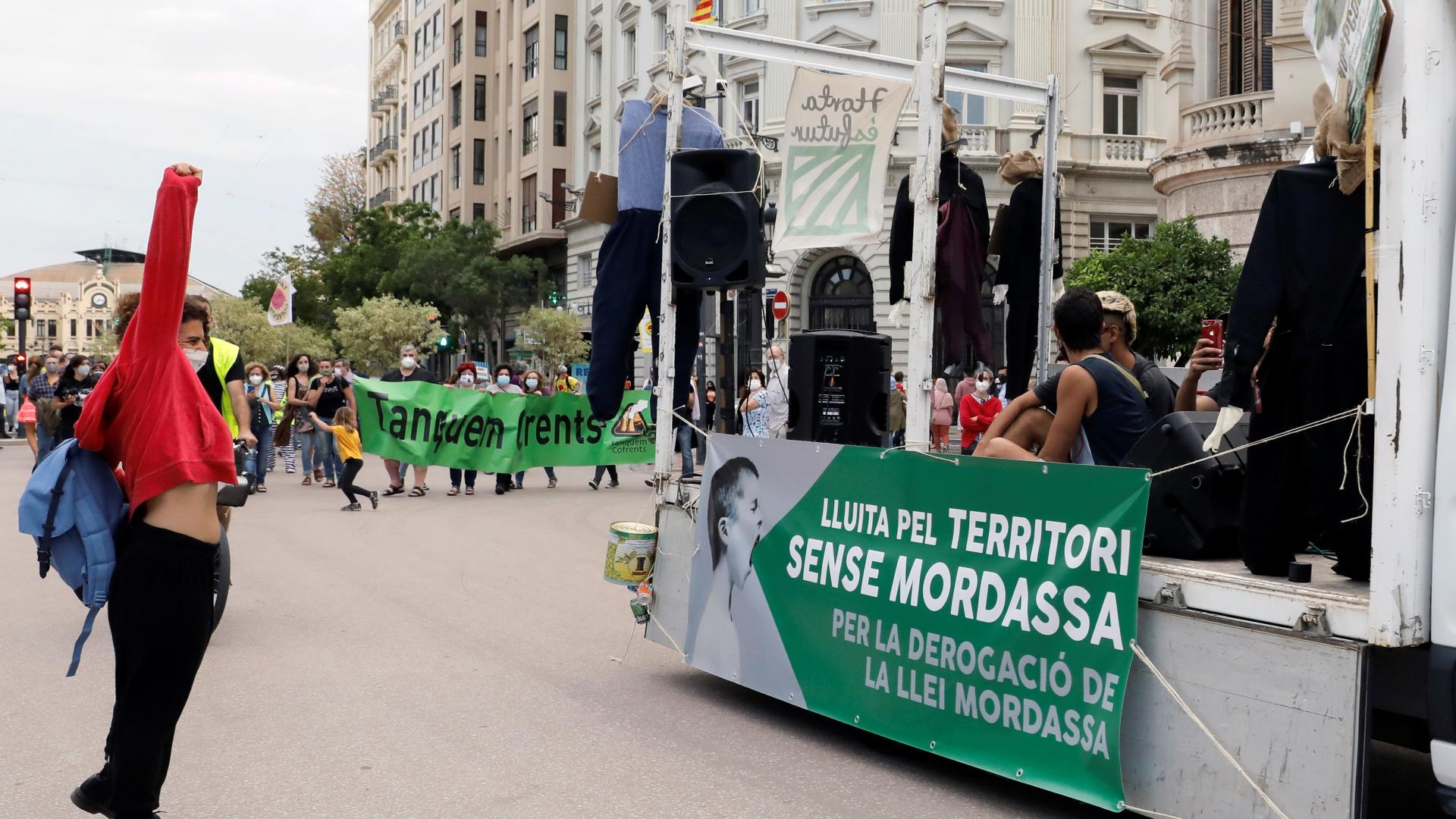 Podemos pacta con el PSOE derogar aspectos de la 'Ley Mordaza'