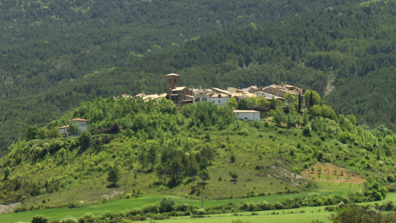 El pueblo de Artieda sufrirá la inundación de algunas de sus mejores tierras de cultivo. El pueblo de Artieda sufrirá la inundación de algunas de sus mejores tierras de cultivo.