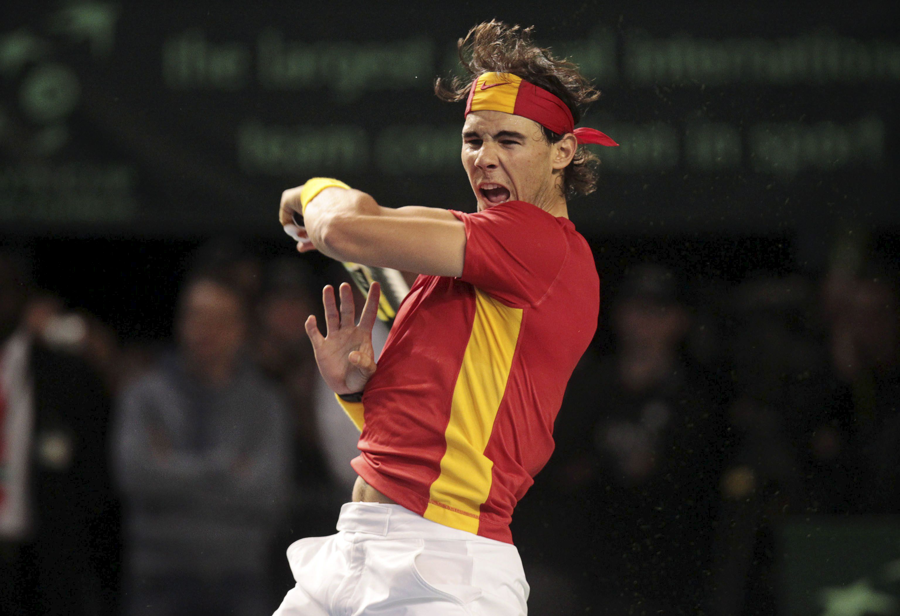 Rafael nadal arrolla a olivier rochus y da el cuarto punto a españa
