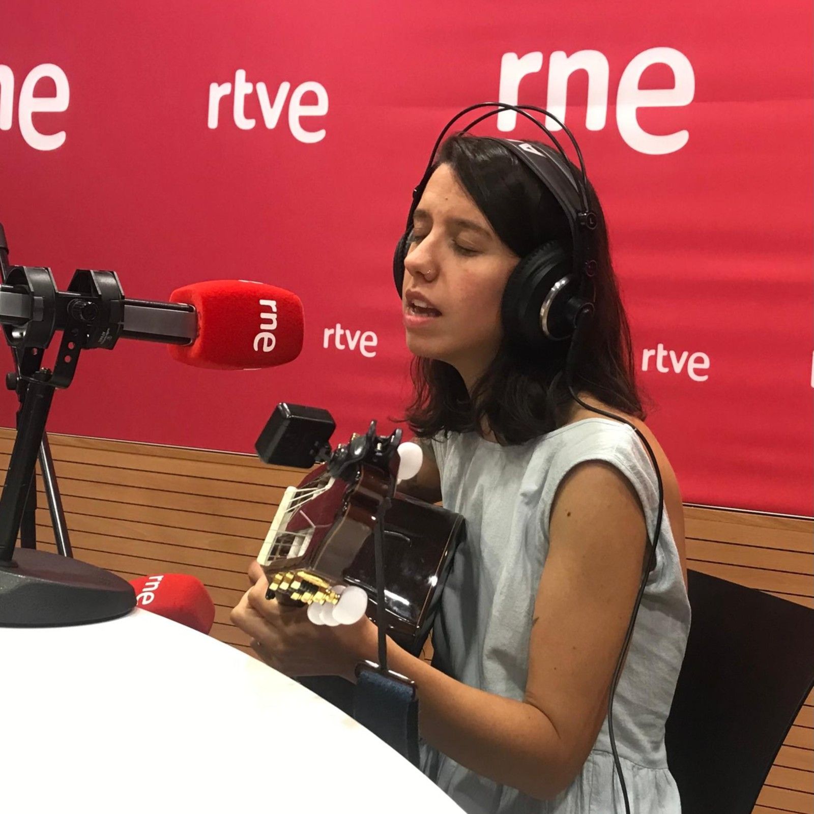Mediterráneo - Raquel Lúa. Peinar raíces y cantar entre ballenas - 15/06/25 Mediterráneo - Raquel Lúa. Peinar raíces y cantar entre ballenas - 15/06/25