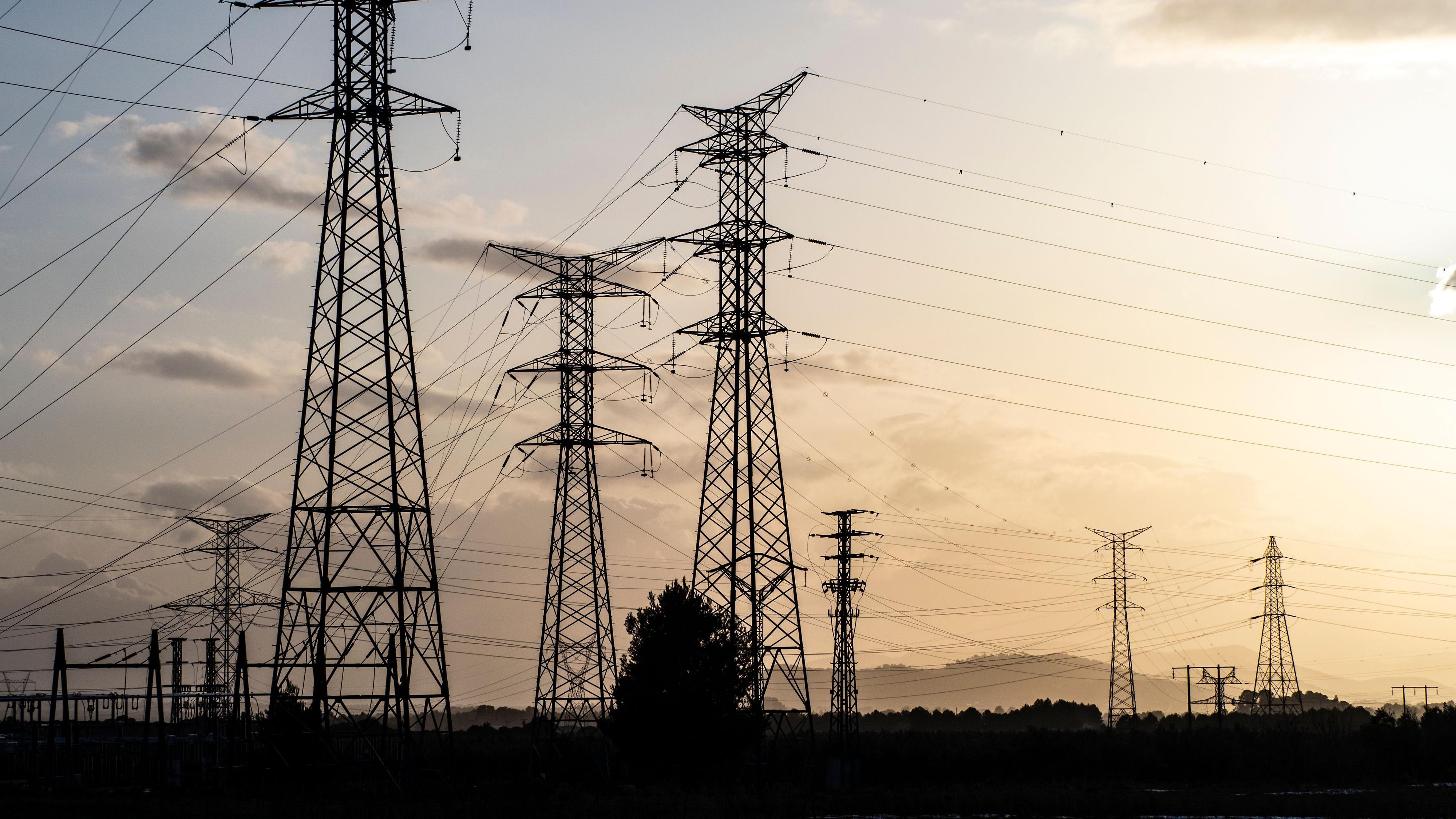 Red Eléctrica pide medidas "urgentes" ante el riesgo de un nuevo apagón tras detectar variaciones de tensión