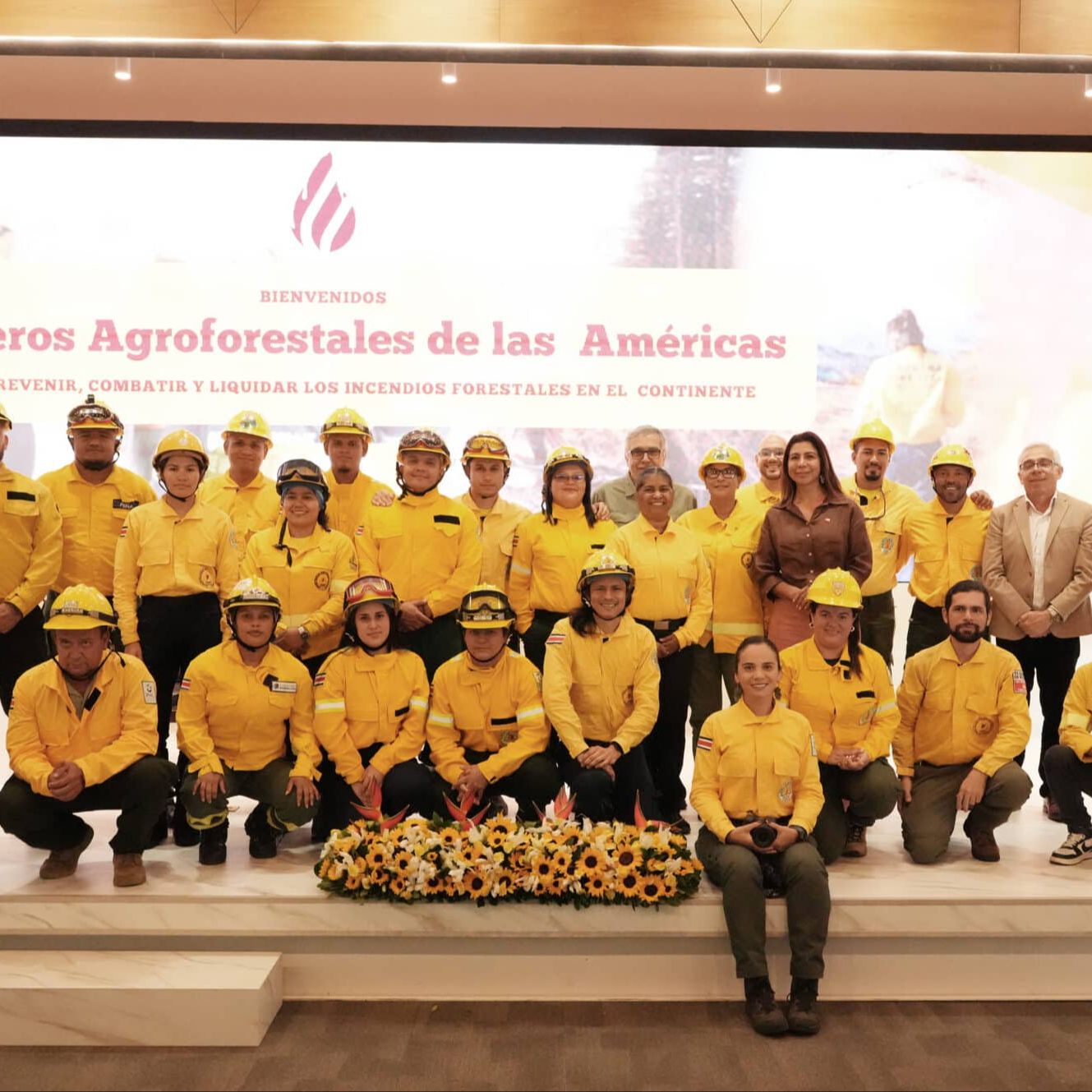 Reportajes 5 continentes - Bomberos agroforestales de las Américas Reportajes 5 continentes - Bomberos agroforestales de las Américas