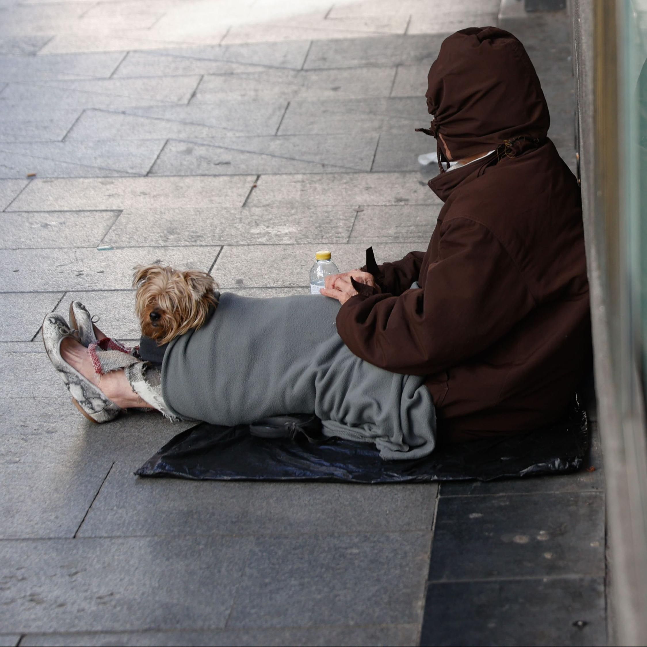 Reportajes Emisoras - Cáceres - Frío sin hogar - 17/12/25