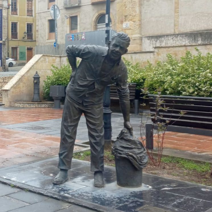 Reportajes Emisoras - Cincuenta años del asesinato de Rambal, el gijonés que se atrevió a ser libre en su sexualidad en pleno franquismo - 18/04/26