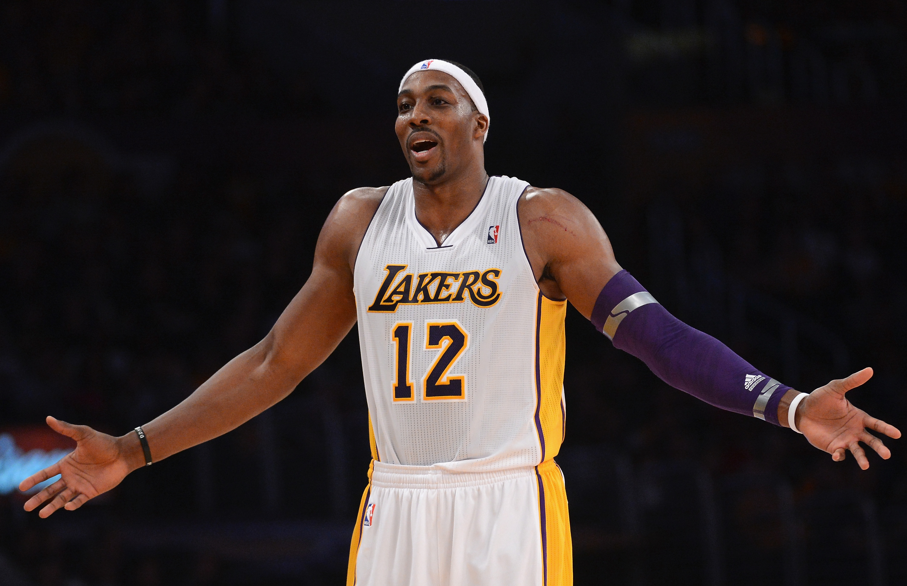 Los Lakers sufrieron la primera derrota con la camiseta de Kobe Bryant