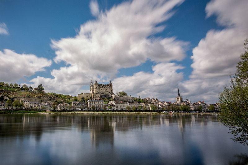 El río Loira con Saumur en su orilla derecha. El río Loira con Saumur en su orilla derecha.