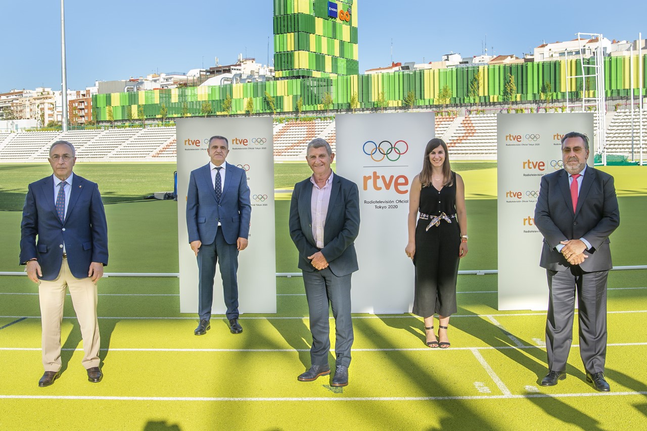 El presidente de RTVE, José Manuel Pérez Tornero, junto a Alejandro Blanco, presidente del COE; José Manuel Franco, presidente CSD; Sofía Miranda, concejala de Deportes del Ayuntamiento de Madrid; y Miguel Carballeda, presidente CPE.
