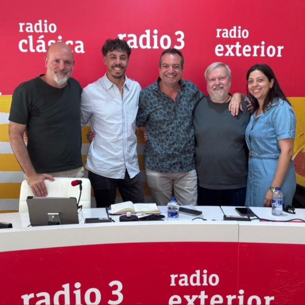 La sala – Julio Bravo, Julián Herrero, Raúl Losánez y Paloma Cortina, informadores de artes escénicas episode artwork