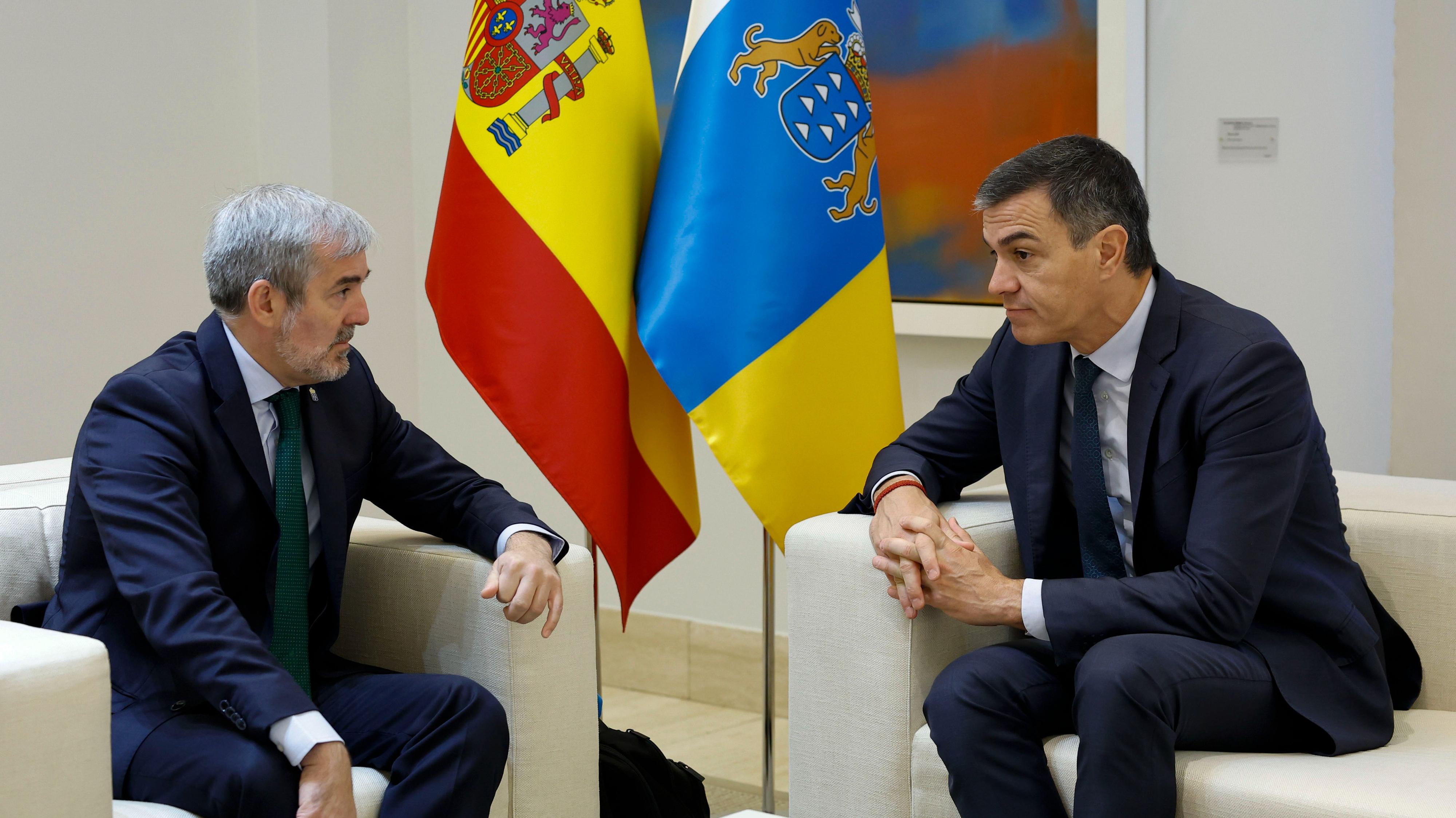 Sánchez y Clavijo se reúnen este lunes en Lanzarote en medio de los traslados de menores migrantes a la Península