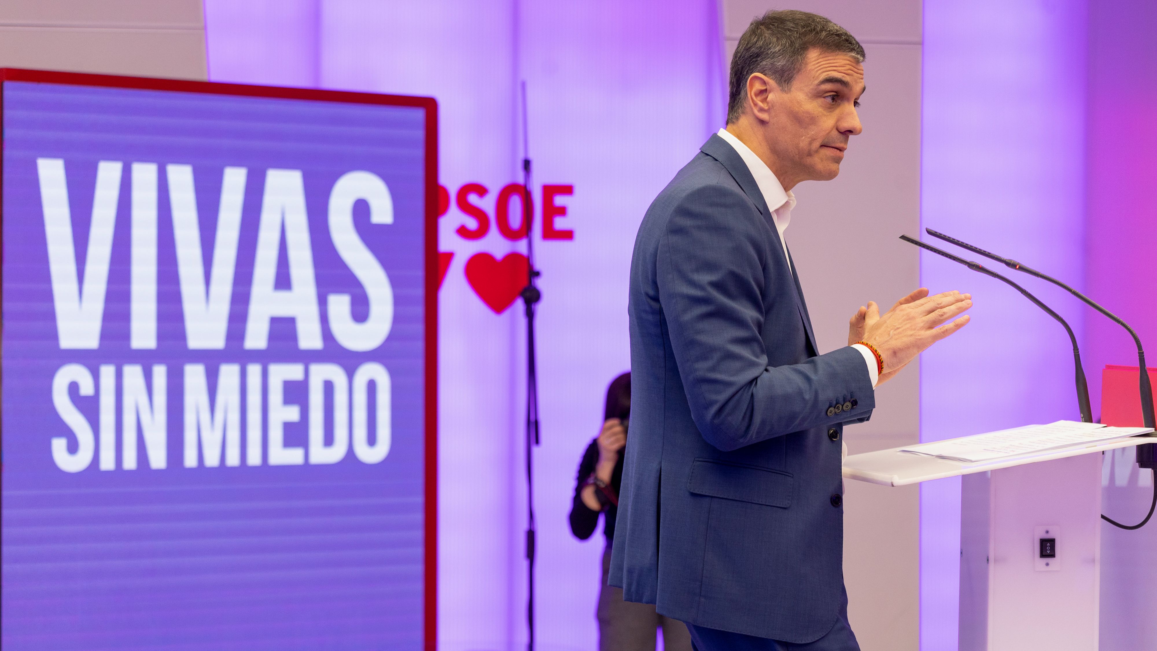 Sanchez Condemns Gender Violence Inaction, Warns of Online Hatred - News Directory 3