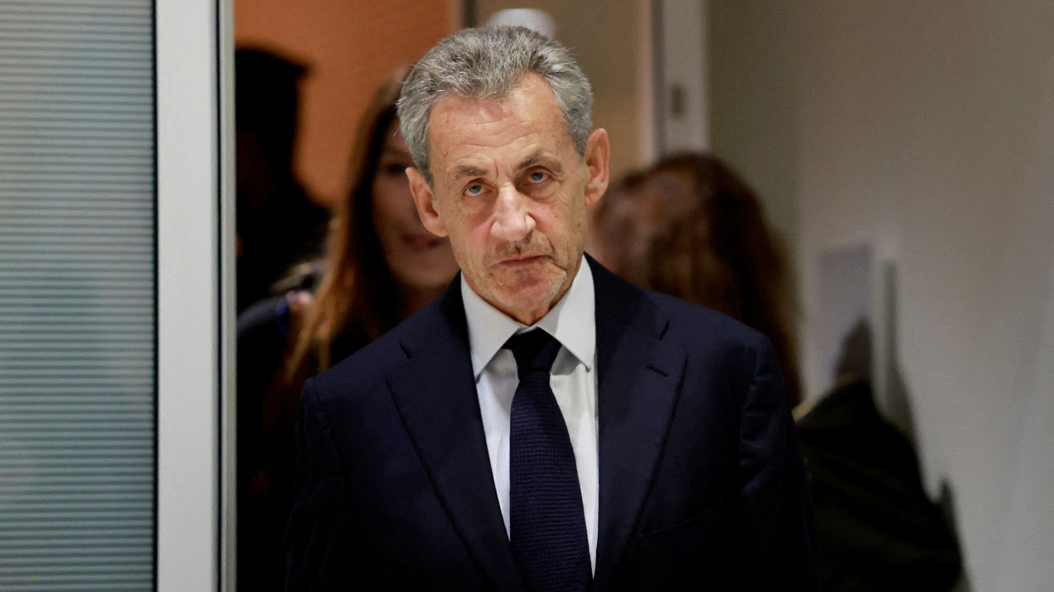Directo: Sarkozy se convierte en el primer presidente francés en entrar en prisión por financiación ilegal